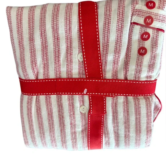 Macy’s Charter Club Red and White Flannel Pajama Set, size Medium, new with tags - Picture 2 of 3
